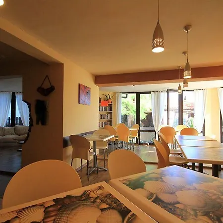 Coral Guest house 3*