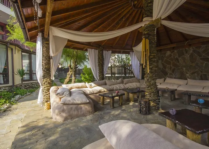 Coral Guest house 3*