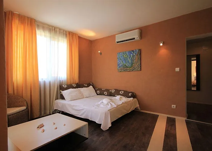 Coral Guest house 3*